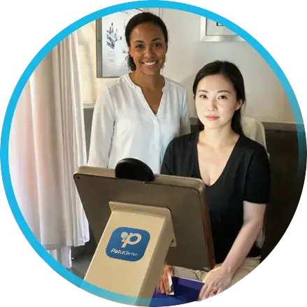 Illustration d'une patiente utilisant le dispositif Biofeedback.